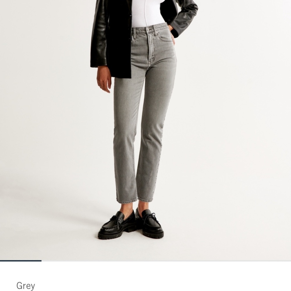 BRAND NEW Abercrombie Curvy Jeans